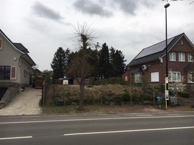 Residentieel gelegen bouwgrond 569m² voor 4-gevelvilla. 