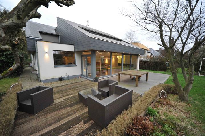 Ruime villa met 5 slaapkamers. 