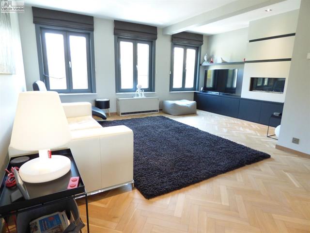 100% instapklare woning met tuin en garage te Aalst.