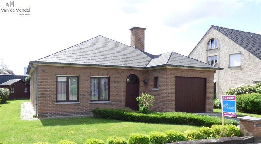 Rustig gelegen bungalow 
met tuin te Erembodegem.