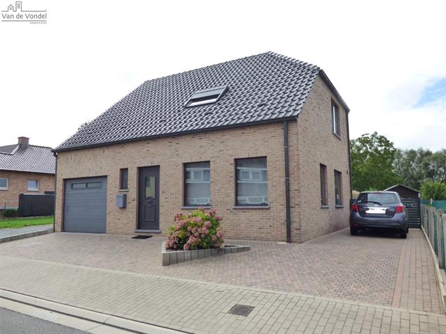 100% instapklare ruime HOB te Hekelgem.
Bungalow / kangoeroewoning