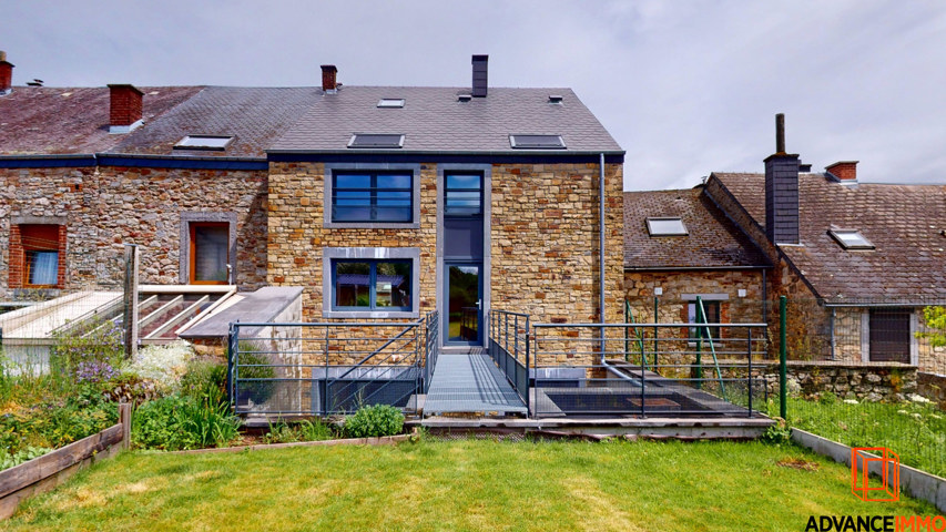 R�GION DE VIROINVAL ? Superbe maison de village en pierre