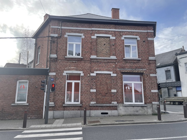 Rez-de-chaussée utilisé comme cabinet médical et/ou bureaux