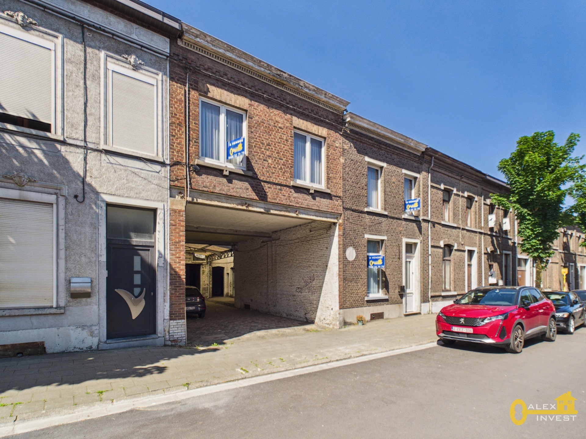 Maison 6 chambres avec garage et cour int�rieure couverte