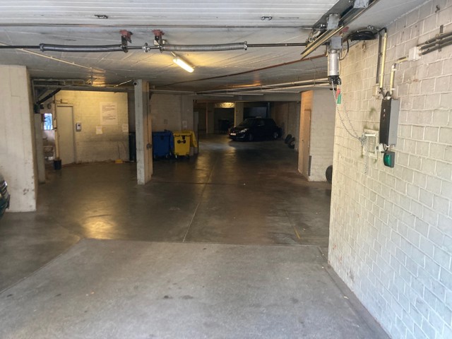 Inside parking - Bruxelles - #7786983-0