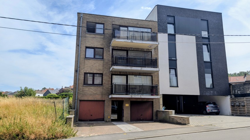SPACIEUX APPARTEMENT 3 CHAMBRES AVEC GARAGE