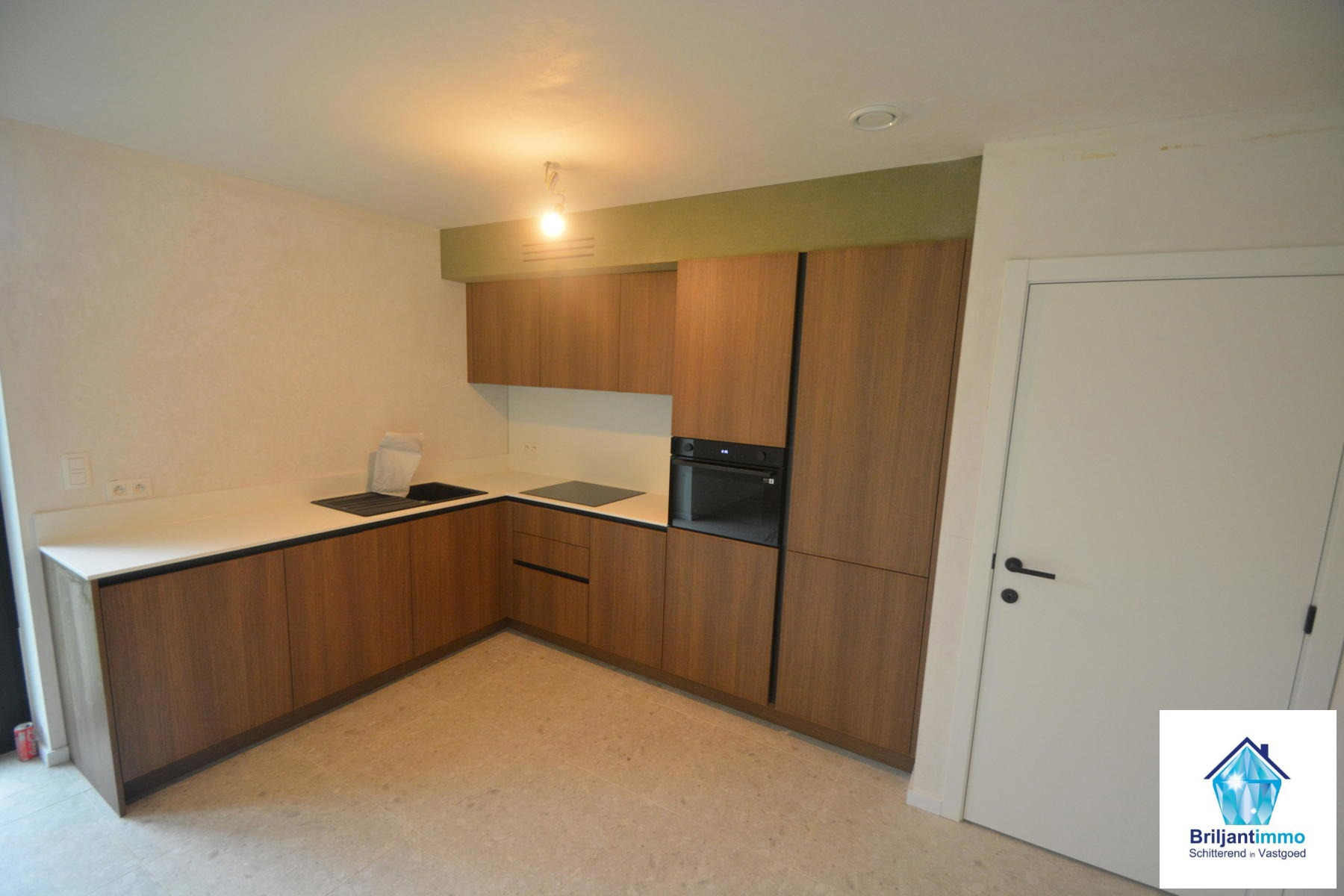 Te Huur: Kolenboer B002 Te Huur: Kolenboer B002