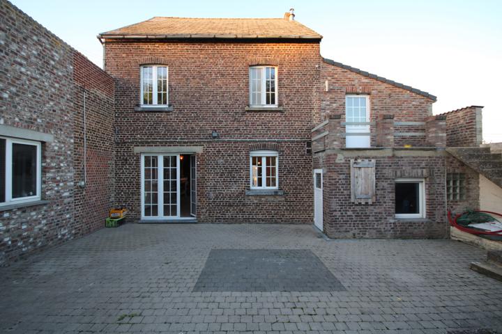 Spacieuse maison 4 ch. avec bureau et jardin