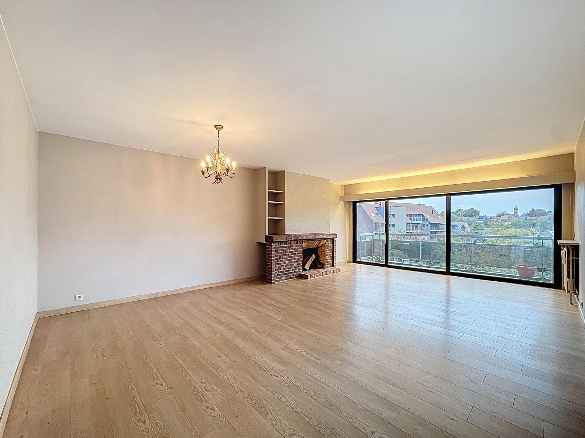 Magnifique appartement de 124M2 offrant 3 chambres et parking dans le centre-ville ! Libre de suite.