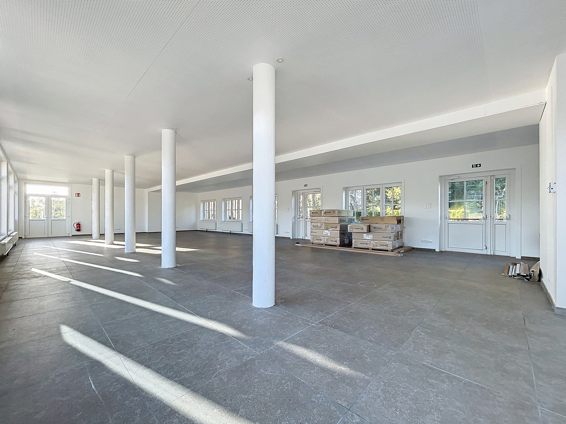 Immeuble de bureaux de 500 m² entièrement rénové, situé dans un parc professionnel diversifié !