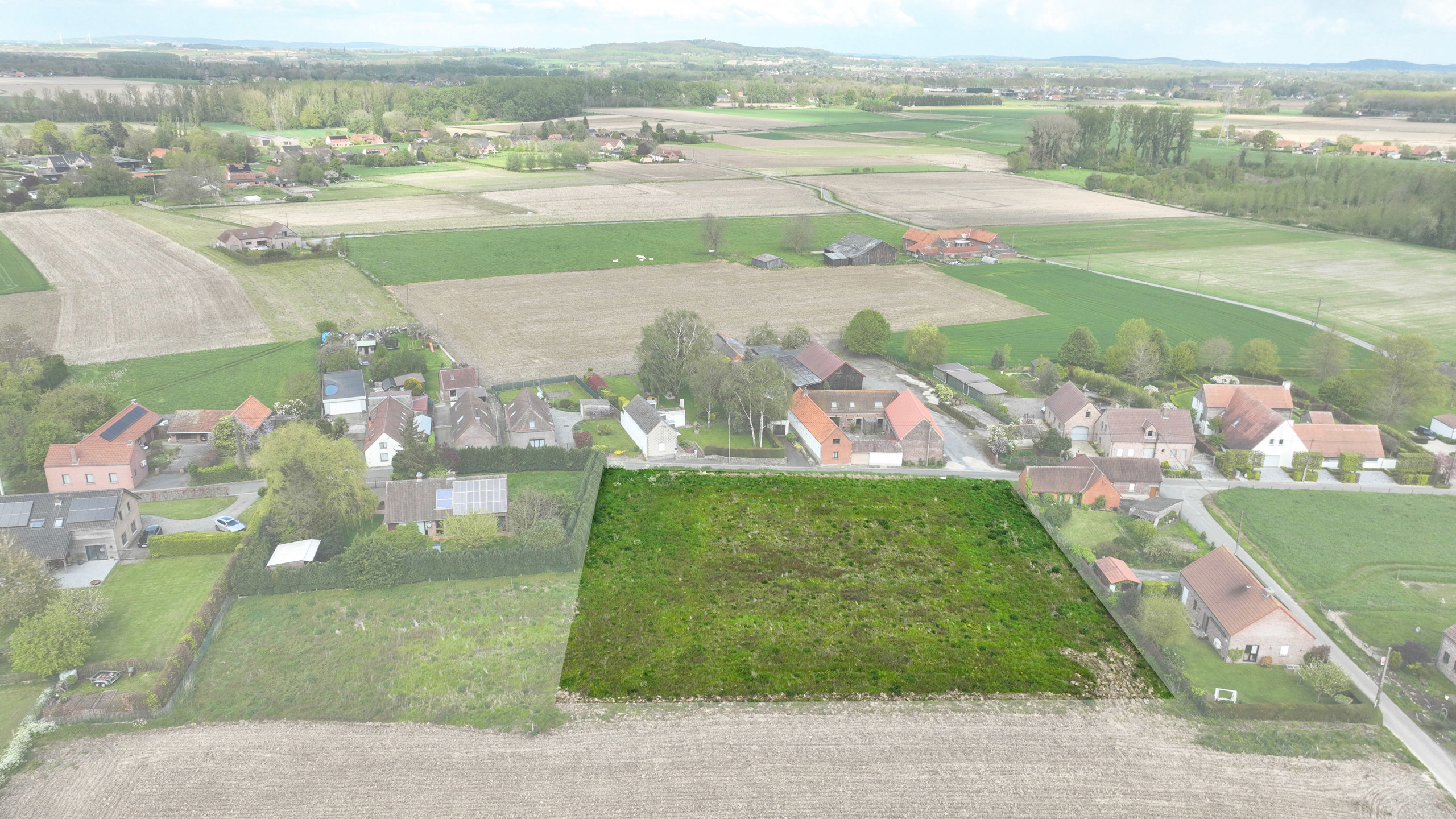 Terrain à bâtir exposé ouest, au calme sur +/- 4000m² !