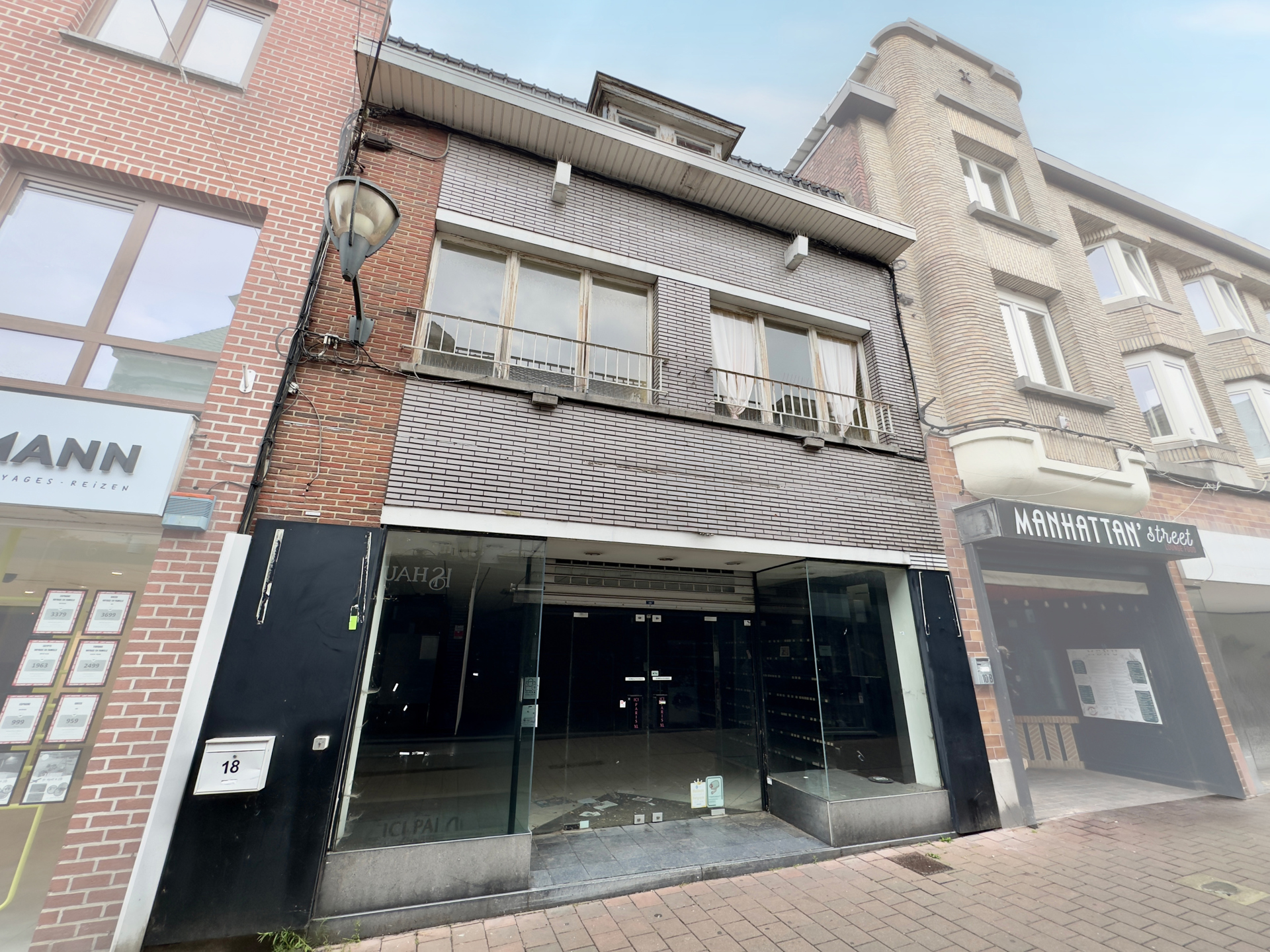 Bâtiment commercial de +/- 350 m² situé au centre-ville de Mouscron ! FAIRE OFFRE !