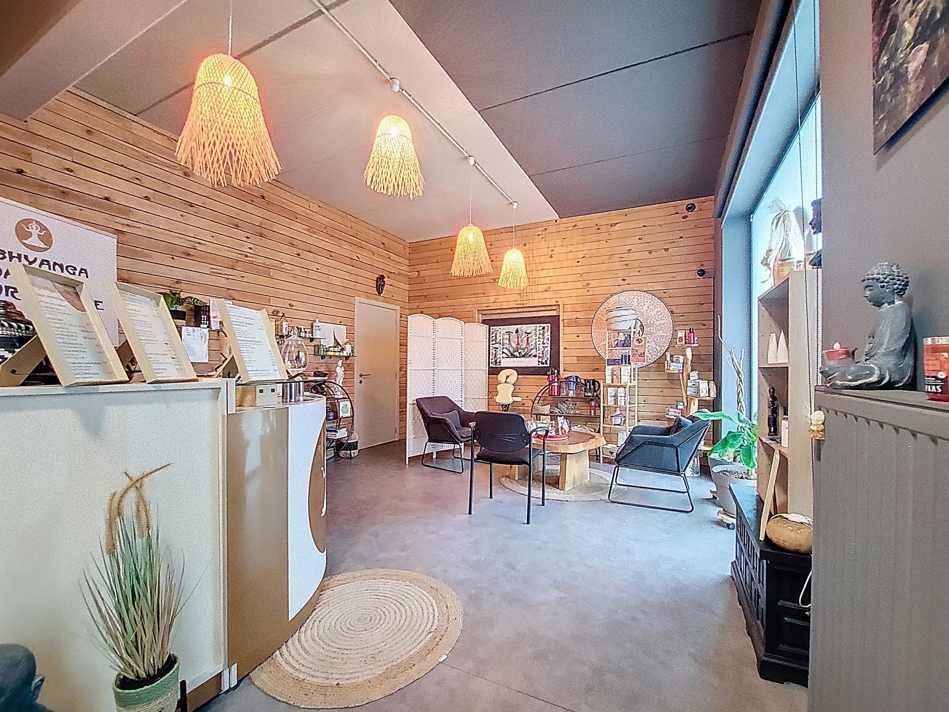 Très belle surface commerciale de +/-100m² idéalement située en centre ville !