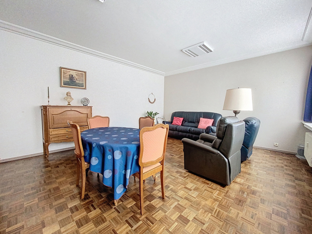 Bel appartement 2 chambres et cave au centre de Mouscron. Libre le 1er décembre 2025.