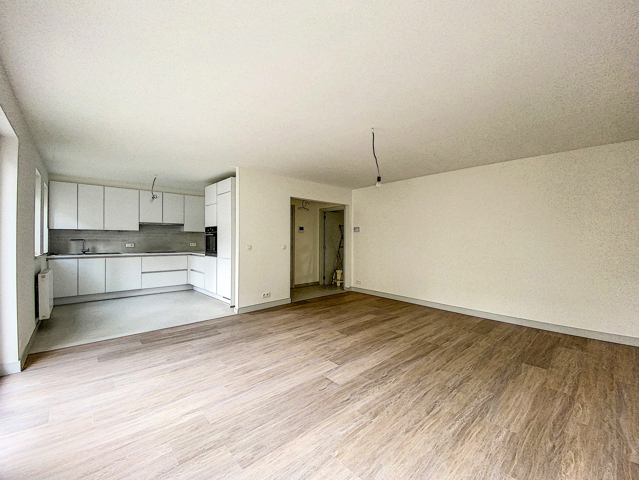 Bel appartement deux chambres au premier étage d`une résidence complètement rénovée. 