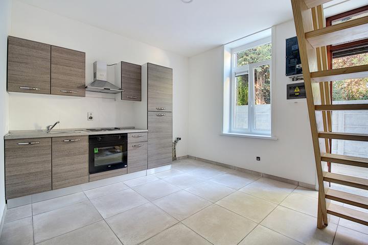 Maisonnette avec une chambre à l`étage. Libre le 1er janvier 2026 (possibilité plut tôt).