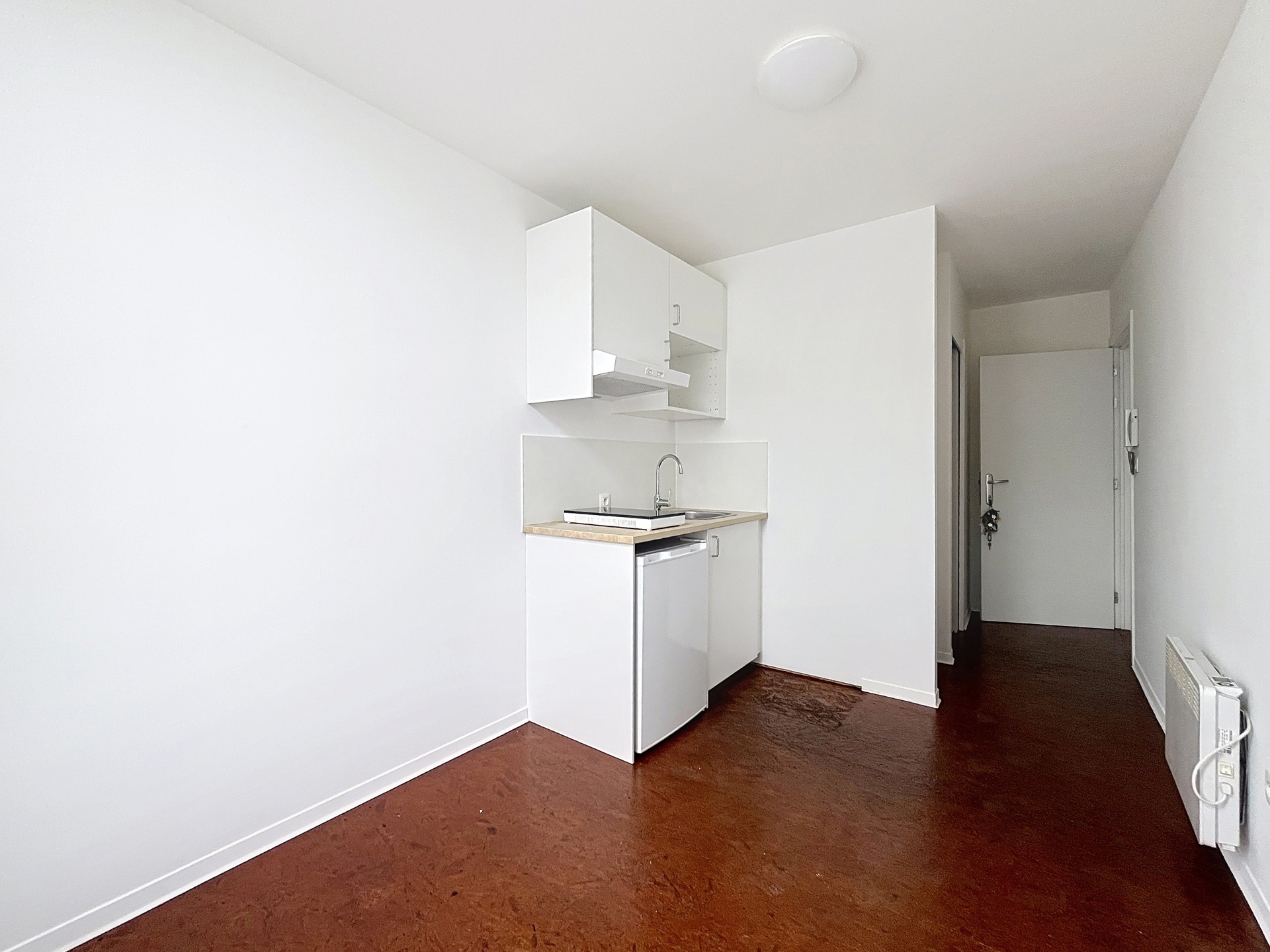 Kot étudiant face à la gare. Libre de suite!