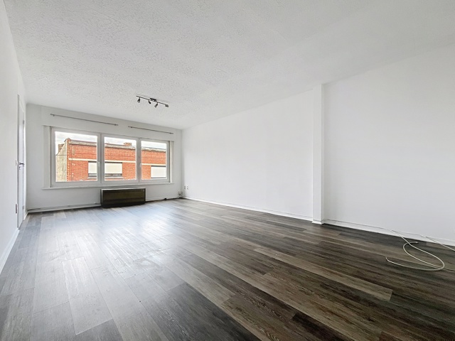 Bel appartement 2 chambres avec balcon. Libre le 15 décembre 2025.