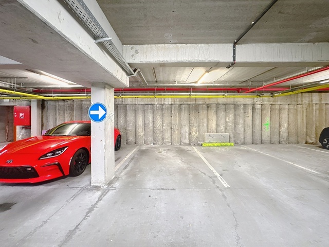 Emplacement de parking privatif en plein centre ville. Libre de suite.