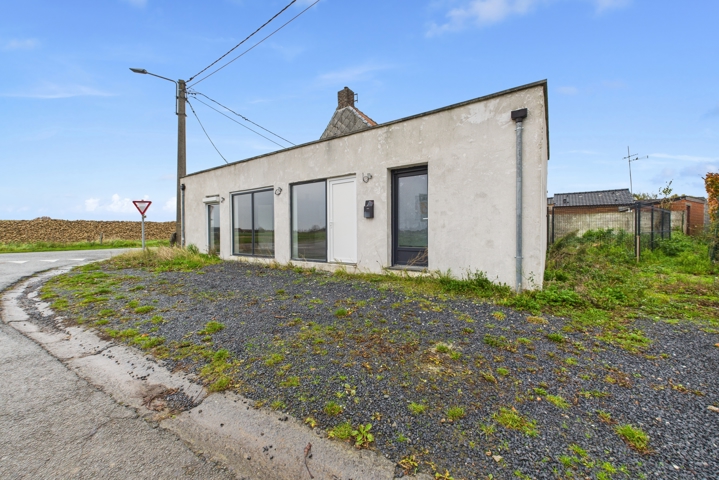 Plain-pied rénové avec 2 chambres et parking ! TOP SECTEUR !