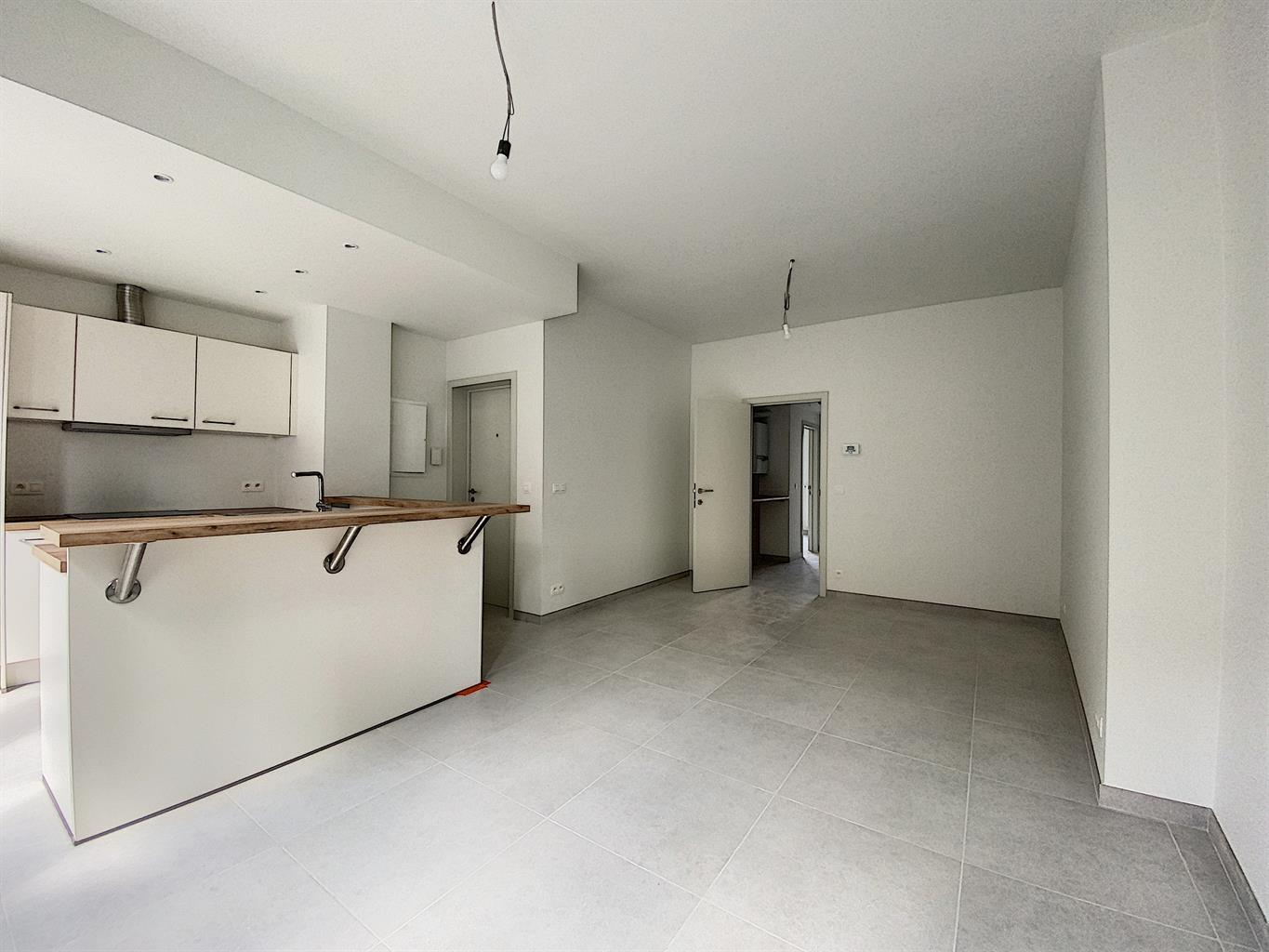 Superbe appartement deux chambres face à la Cathédrale! Libre le 1er mars 2026 avec possibilité plus tôt! 