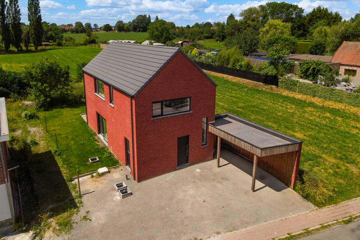 Maison 3 chambres avec jardin, parking et carport
