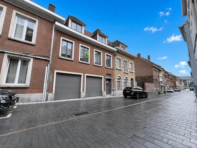 Belle maison 3 chambres avec terrasse et double garage en plein centre de Tournai ! Libre de suite ! 
