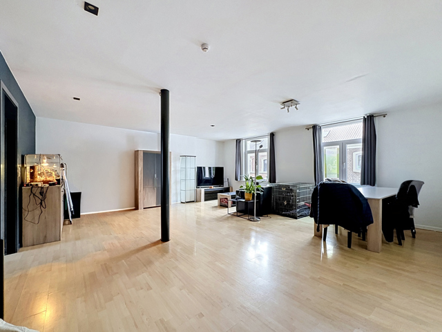Bel appartement avec 2 chambres, entre le centre-ville et la gare. Libre de suite.