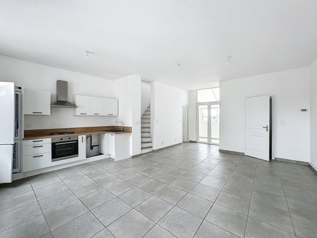 Bel appartement avec 3 chambres. Libre le 1er août 2026 (possibilité 1er juin 2026).