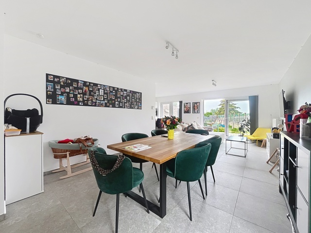 Belle maison neuve avec 3 chambres, jardin et garage. Libre le 1er septembre 2026.