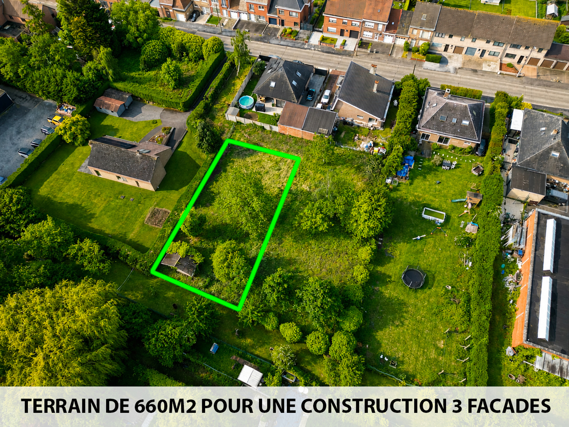 Terrain de 660m2 pour une construction 3 façades !