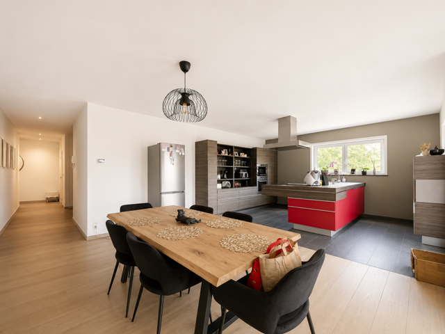 Appartement 2 chambres de 110m2 avec terrasse/balcon. Libre le 07 septembre 2026.