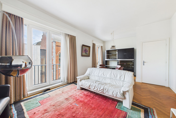 Appartement 2 chambres au cœur du centre-ville. Libre le 1er août 2026.