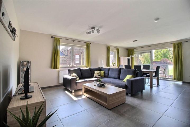 Magnifique appartement de 118 m² avec 2 chambres, terrasse et parking privé ! Libre le 1er novembre 2026.
