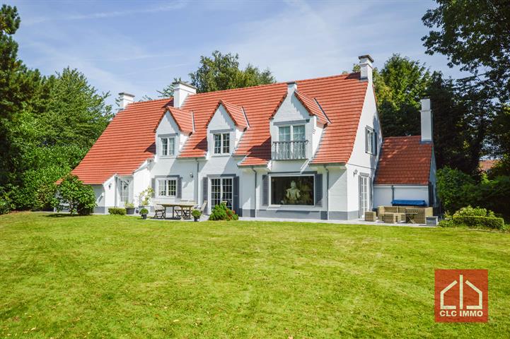 Sur les hauteurs de Lasne propriété de charme en parfait état