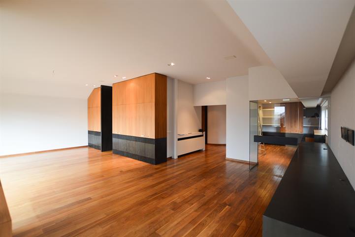 Parc privé luxueux penthouse 3 chambres et bureau