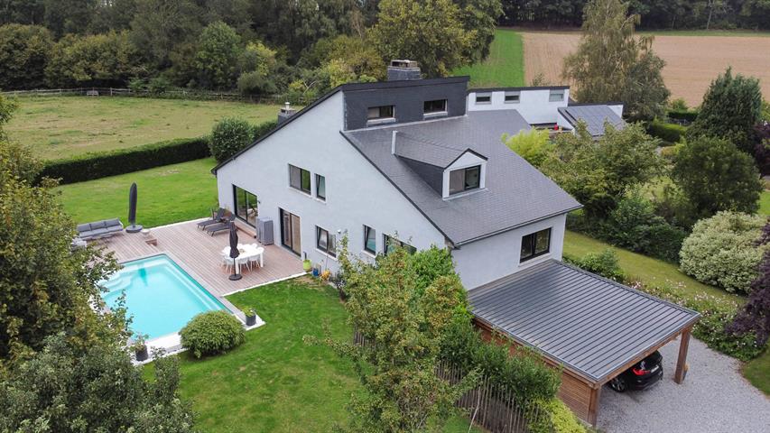 villa en parfait état offrant une vue vers la campagne