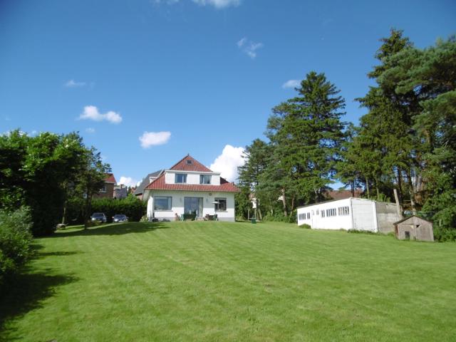 Maison de charme sur un grand terrain plein Sud
