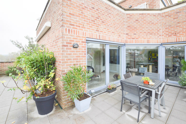 Cavell / De Fré - Lumineux une chambre avec grande terrasse et parking