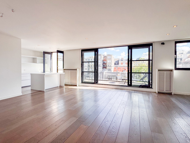 Châtelain - magnifique appartement 2 chambres et bureau avec terrasse