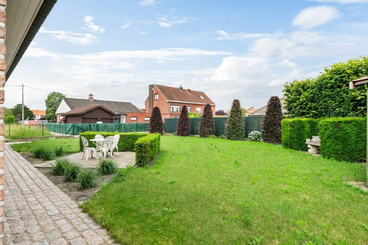 Woning met bouwgrond 27