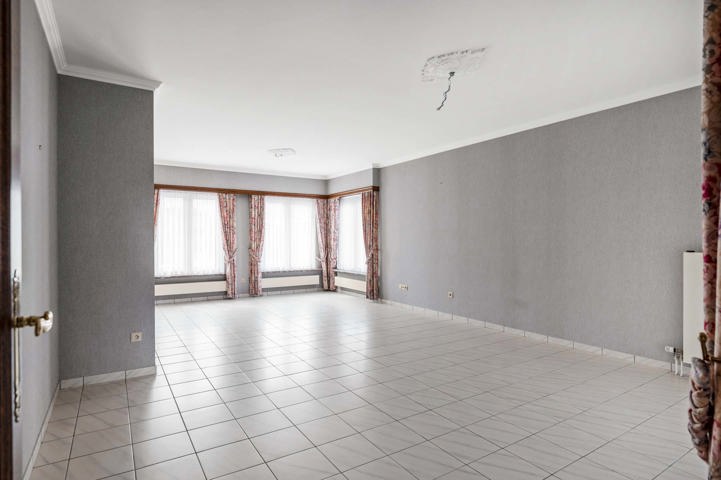 Woning met bouwgrond 4