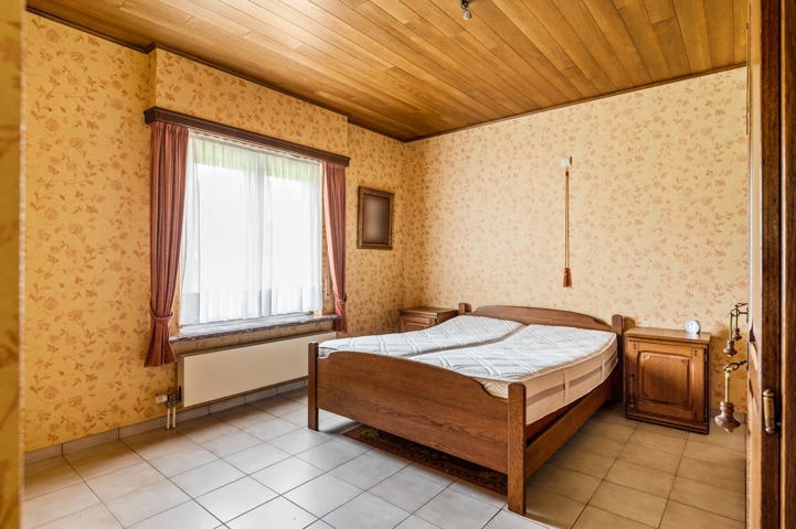 Woning met bouwgrond 15