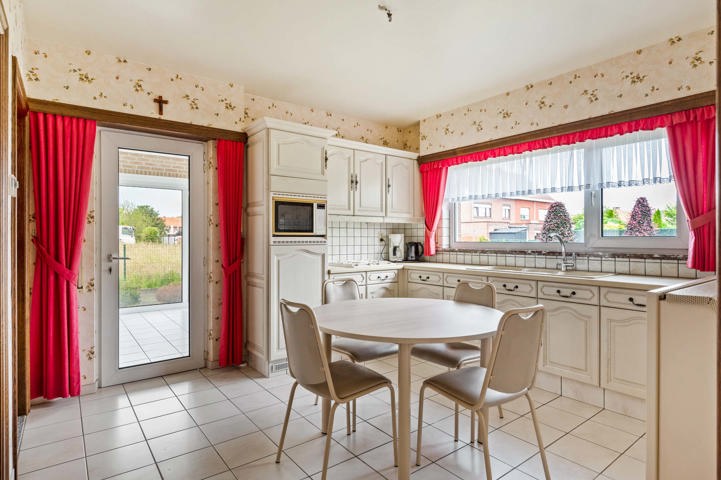 Woning met bouwgrond 11