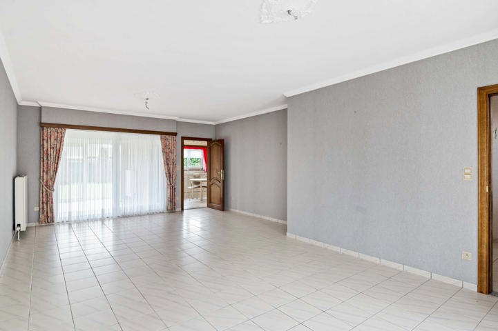 Woning met bouwgrond 6