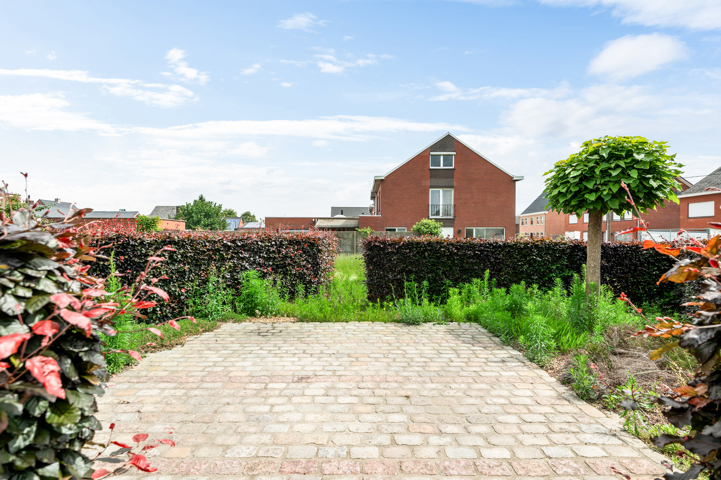 Woning met bouwgrond 33