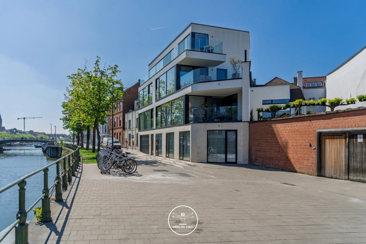 Koning Willem I-kaai 5 bus 001