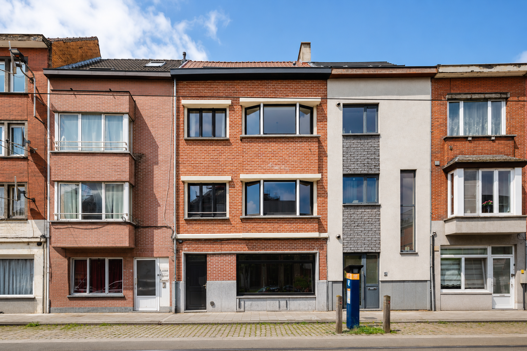 Sint Salvatorstraat 83 (handelsruimte-kantoor) 1