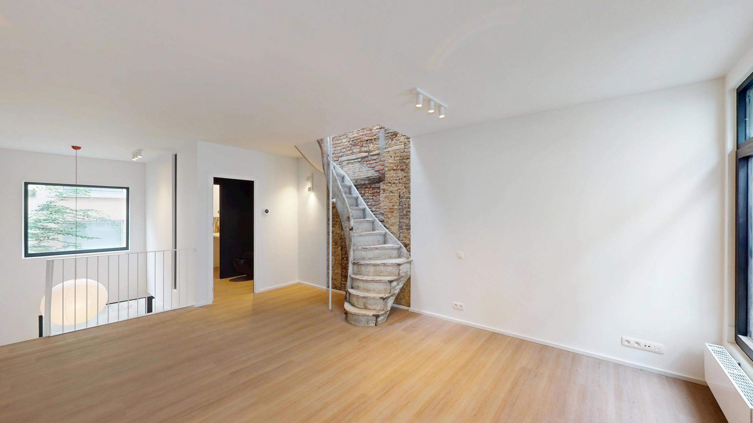 ANTWERPEN CENTRUM - gerenoveerde woning