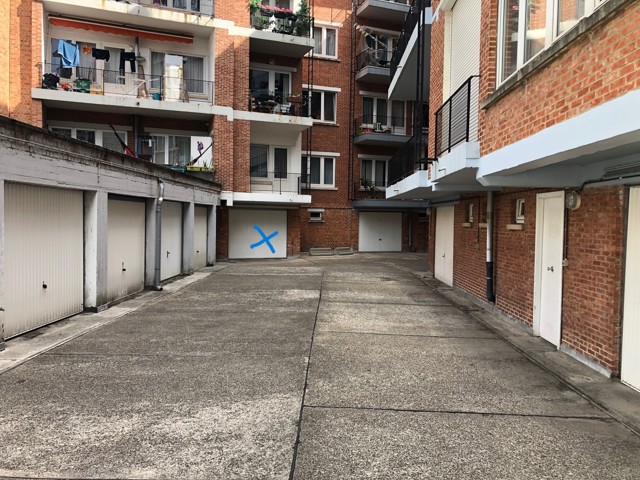 PARC DUDEN, GARAGE BOX FERME